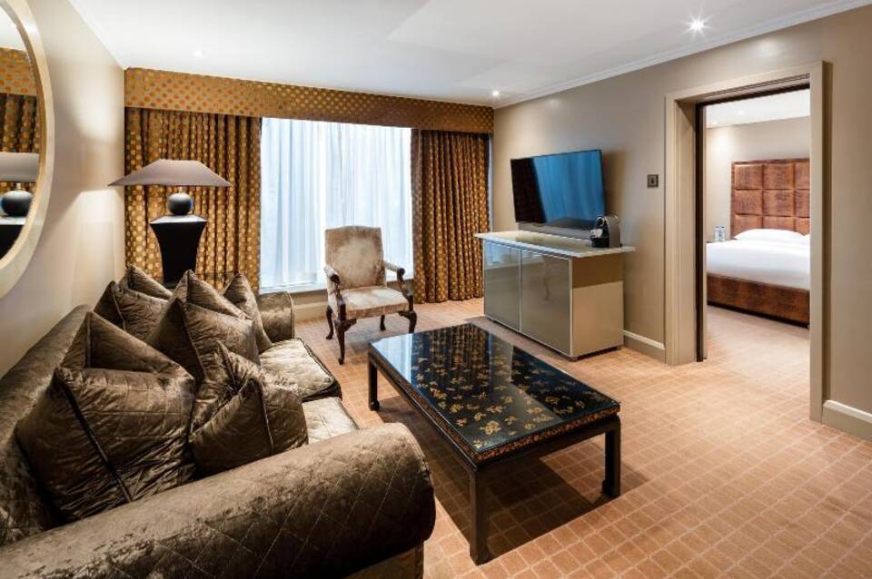 Radisson Blu Hotel, London Heathrow 2