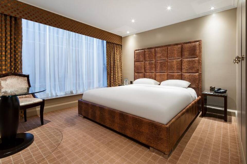 Radisson Blu Hotel, London Heathrow 3
