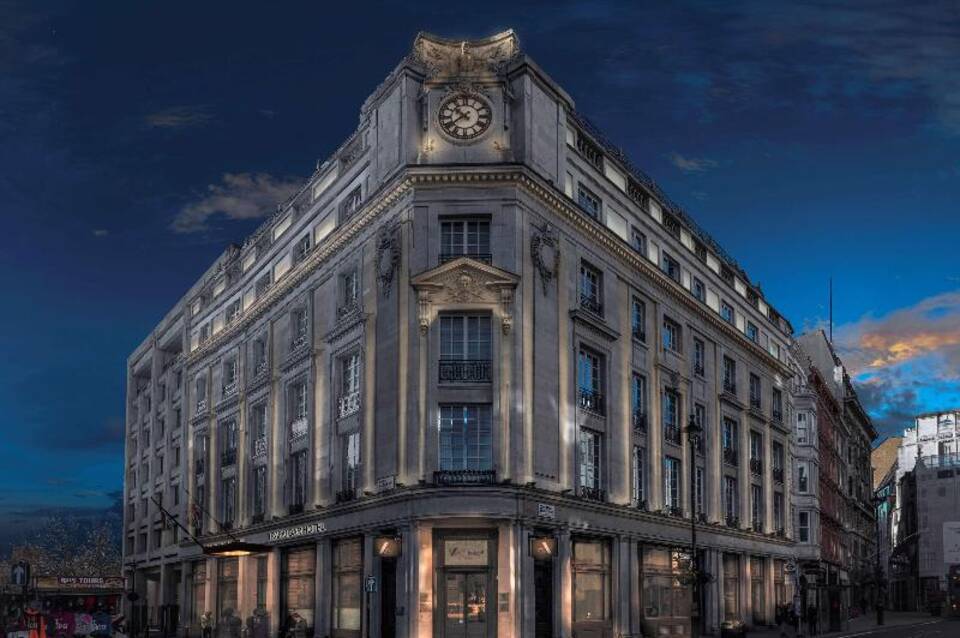The Trafalgar St. James London, Curio Collection by Hilton 1