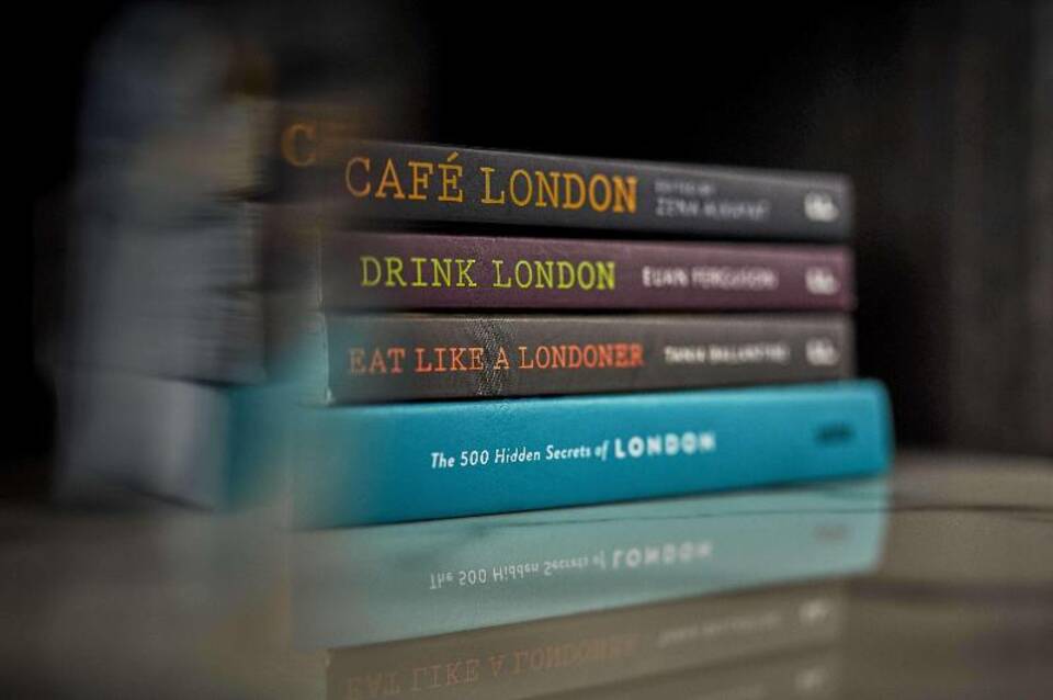 The Trafalgar St. James London, Curio Collection by Hilton 3