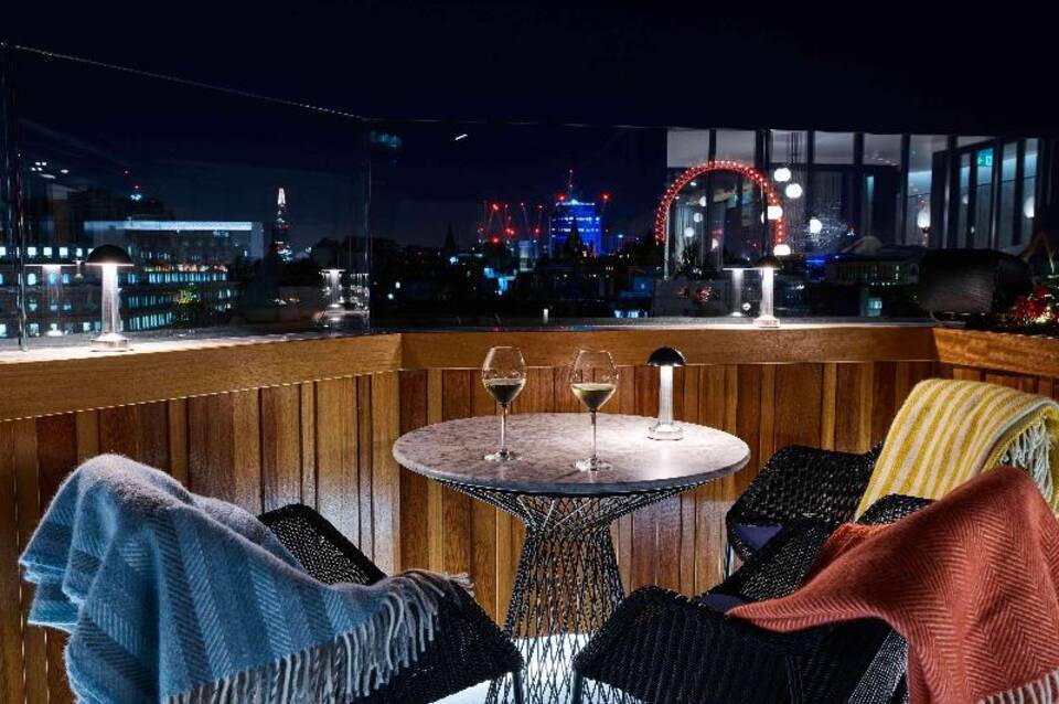 The Trafalgar St. James London, Curio Collection by Hilton 5