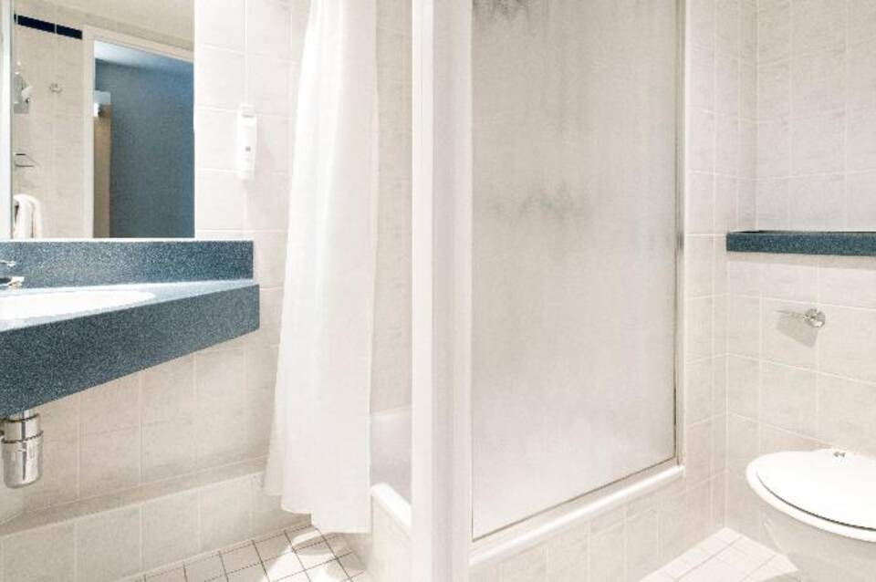 Holiday Inn Express Limehouse 1