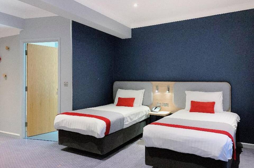 Holiday Inn Express Victoria 2