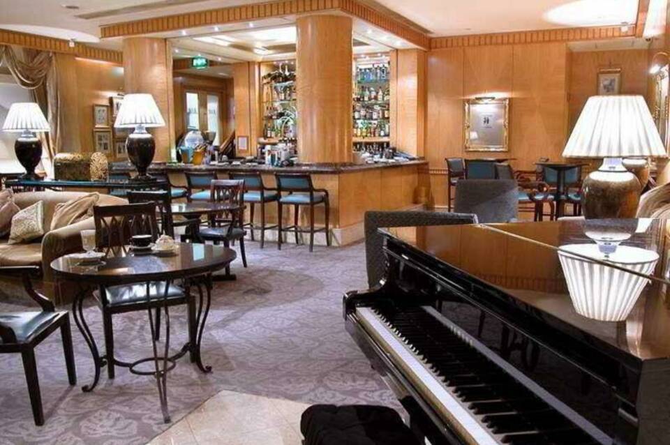 Millennium Hotel And Conference Centre Gloucester London 2