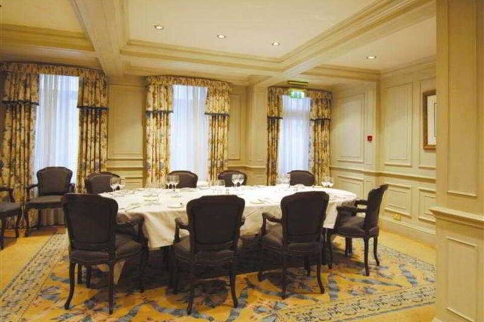 The Stafford London 5