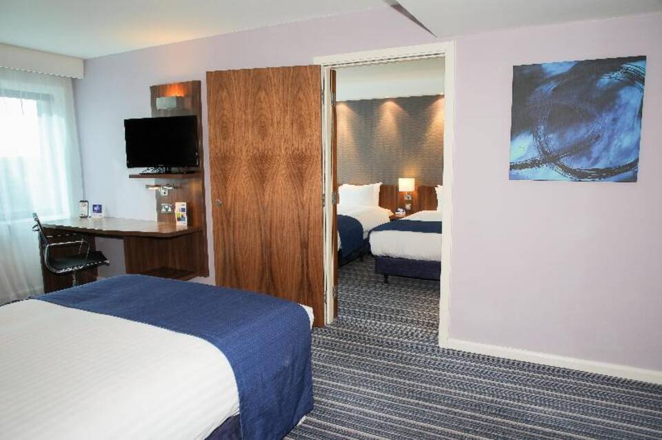 Holiday Inn Express London Heathrow T5 4