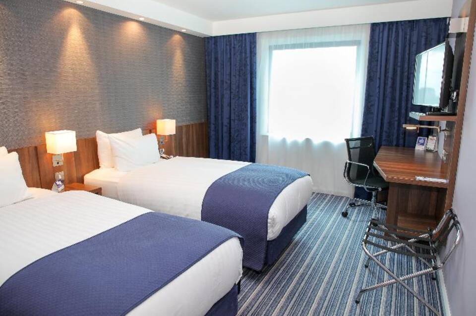 Holiday Inn Express London Heathrow T5 5