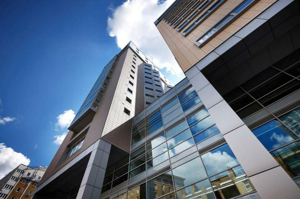 Marlin Aldgate Tower Bridge 1