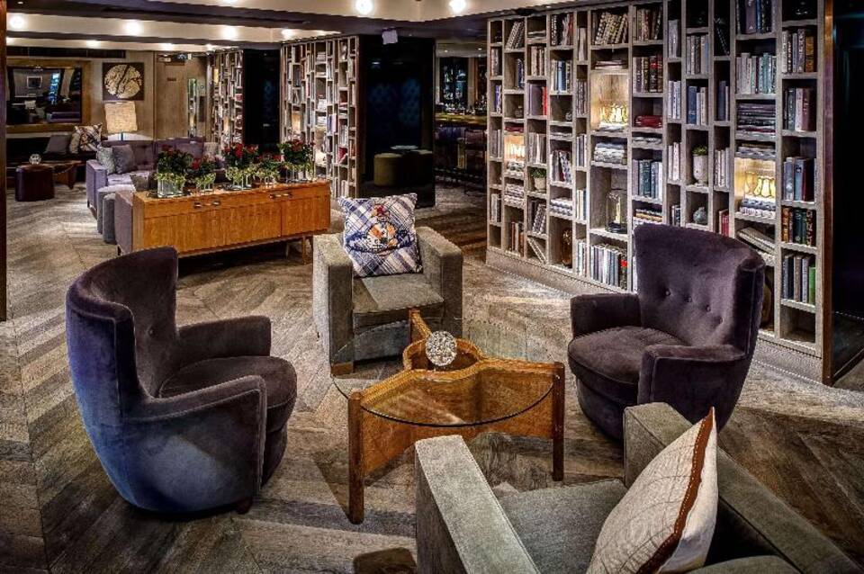 The Hari Hotel 5