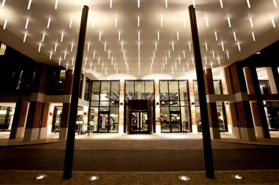 Hilton London Heathrow Airport Terminal 5 2