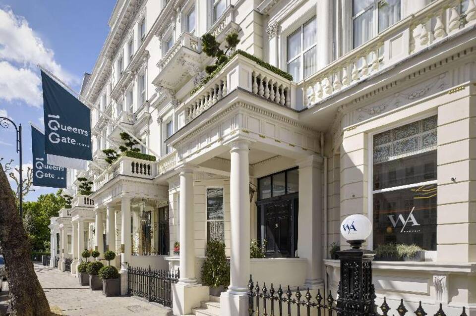 100 Queen's Gate Hotel London, Curio Collection by Hilton 3