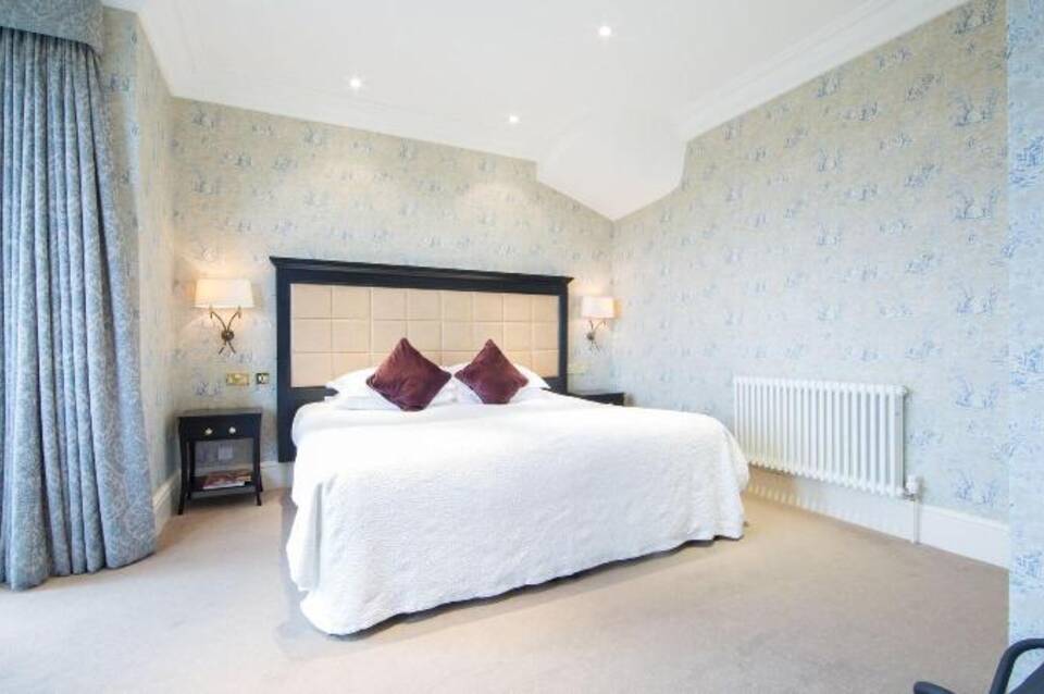 The Petersham 3