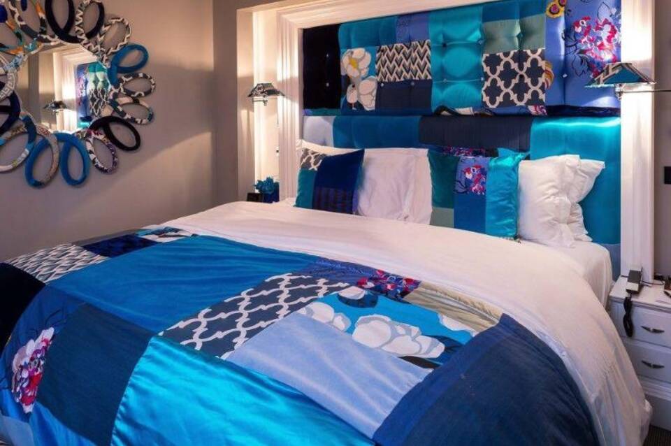 The Exhibitionist Hotel 5
