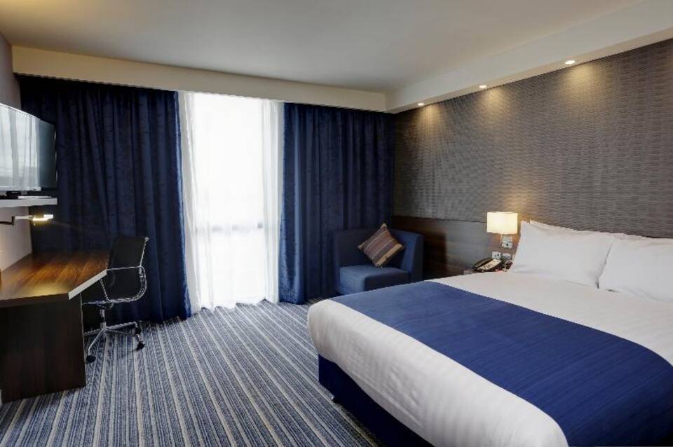 Holiday Inn Express London - Excel 3
