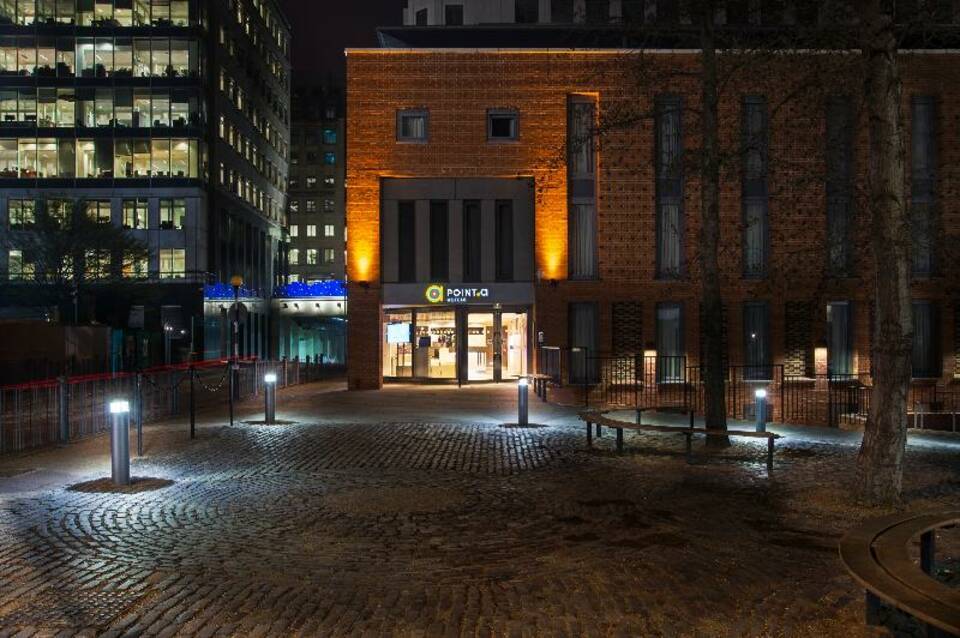 Point A Hotel Canary Wharf 1