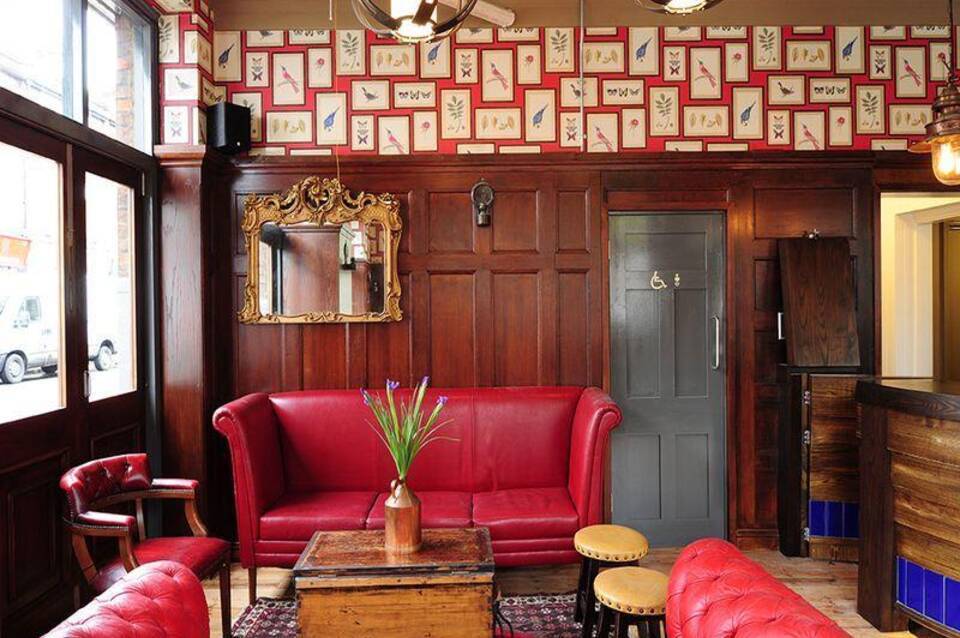 The Captain Cook Hotel 3