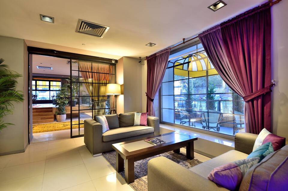 Mövenpick Hotel Istanbul Bosphorus 3
