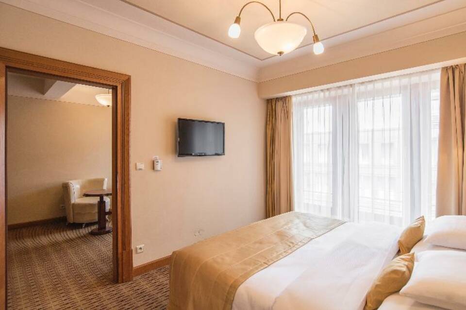 Hotel Majestic Plaza 1