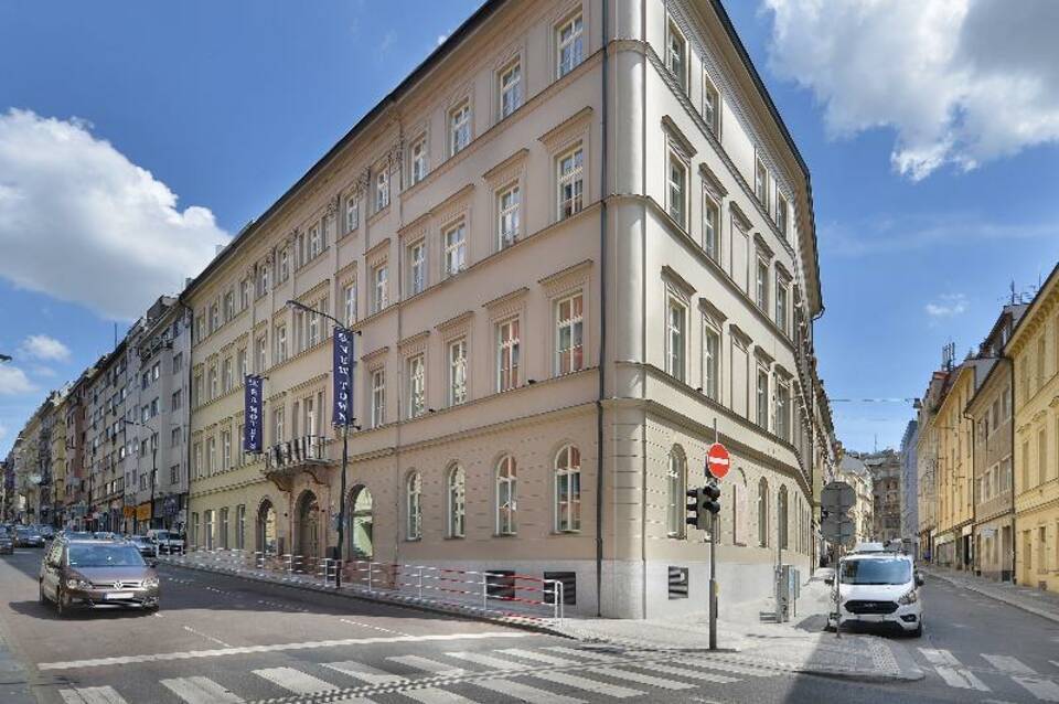 EA Hotel New Town 1