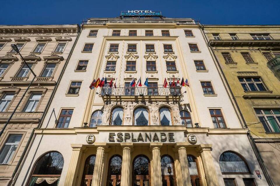 Esplanade 1