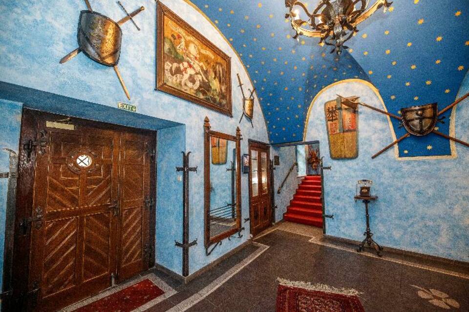 Pytloun Old Armoury Hotel Prague 4