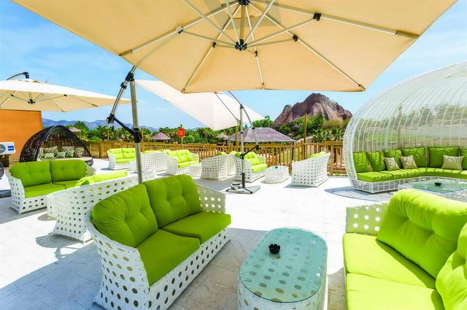 Magic Natura - Animal, Waterpark & Polynesian Lodge Resort 4