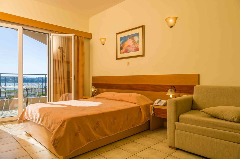 CNic Hellinis Hotel 3