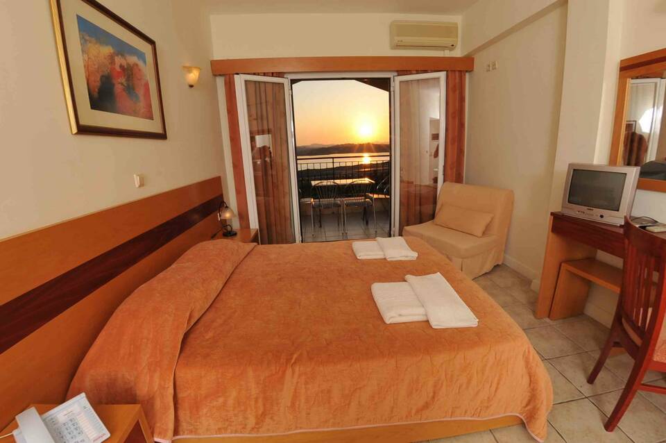 CNic Hellinis Hotel 5