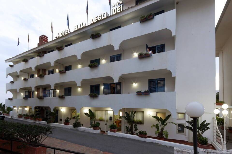 Hotel Baia Degli Dei 1