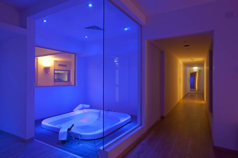Sandy Beach Hotel & Spa 5