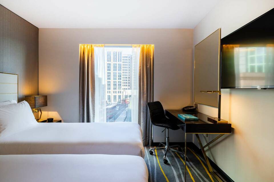 Leonardo Hotel London Aldgate 5