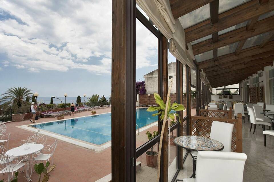 Villa Esperia 1
