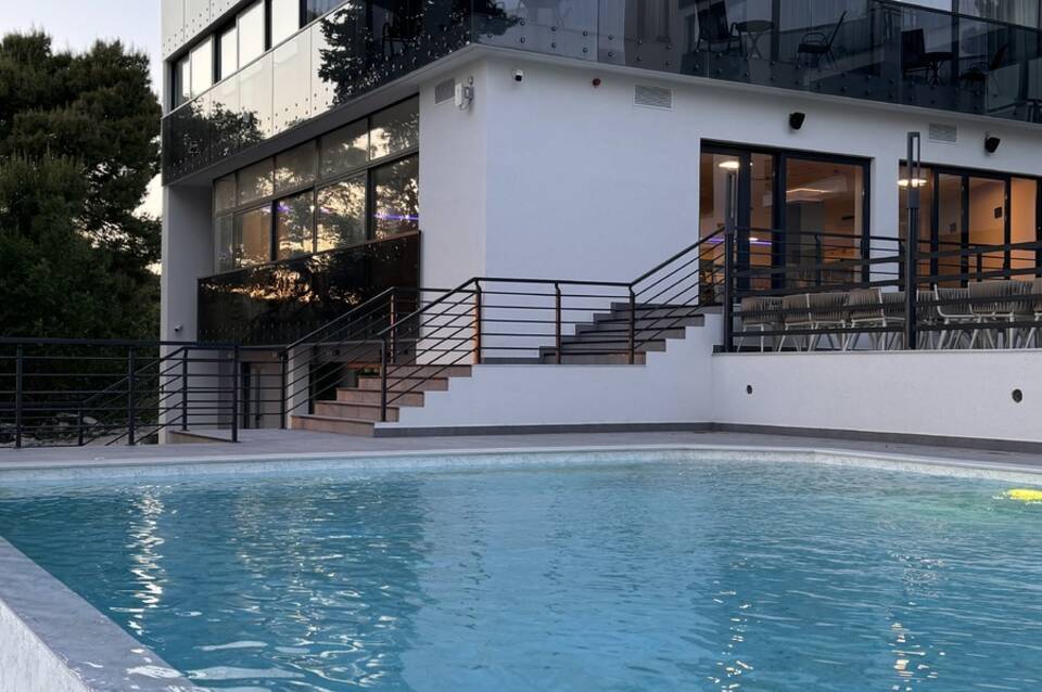 SeeSea Hotel 4