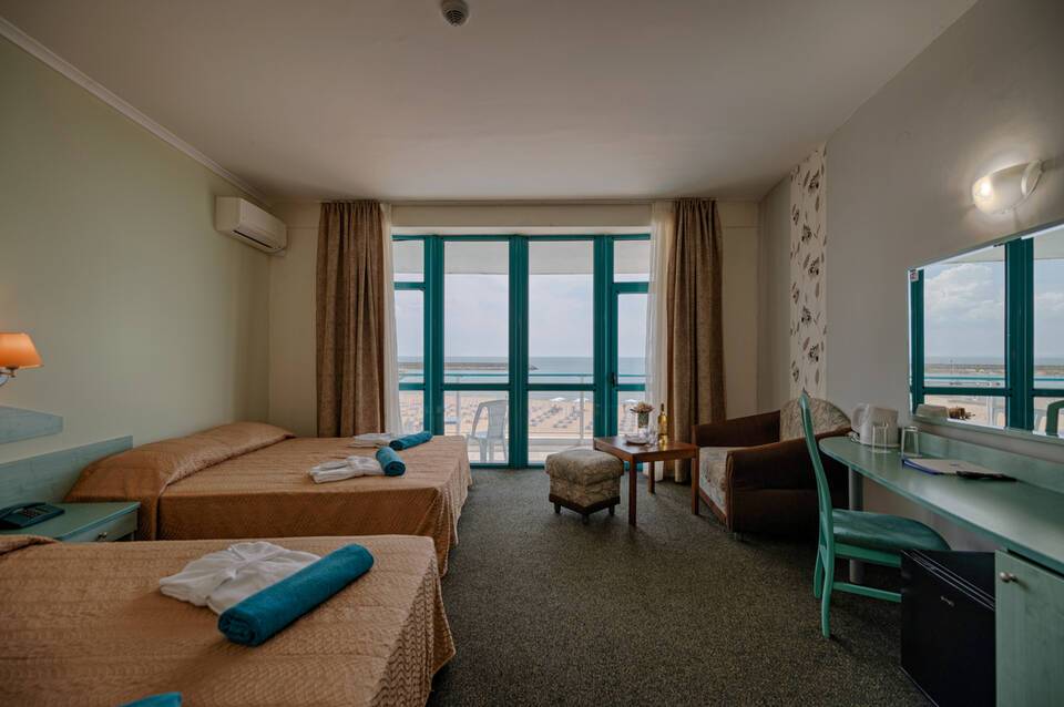 Berlin Golden Beach Hotel 1