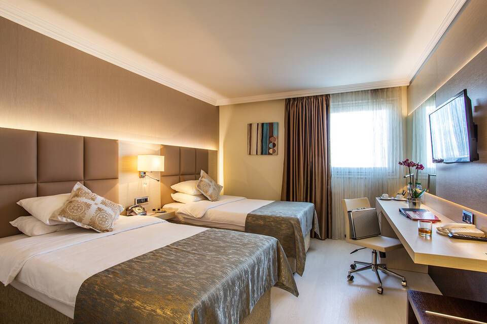 Ramada by Wyndham Sofia City Center 3