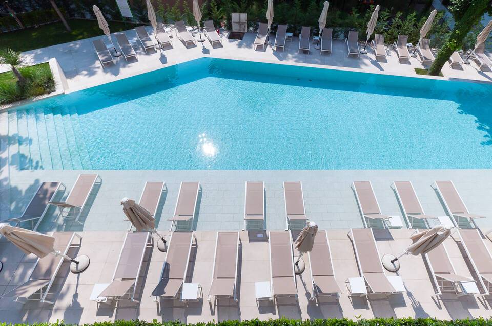 ibis Styles Golden Sands Roomer Hotel 4