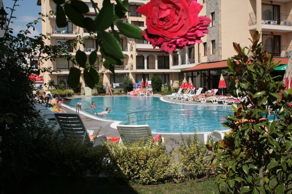 Hotel Rose Village 2