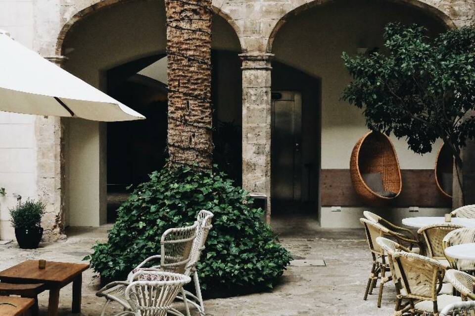 Petit Palace Tres 1