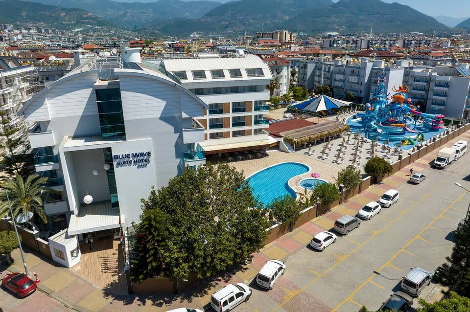 Blue Wave Suite Hotel 1