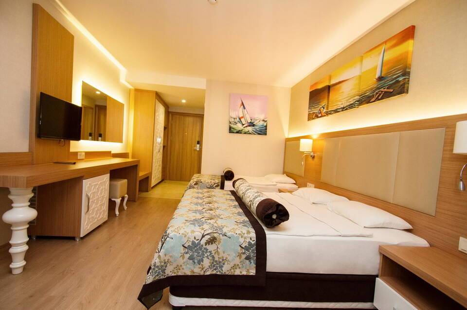 Blue Wave Suite Hotel 2