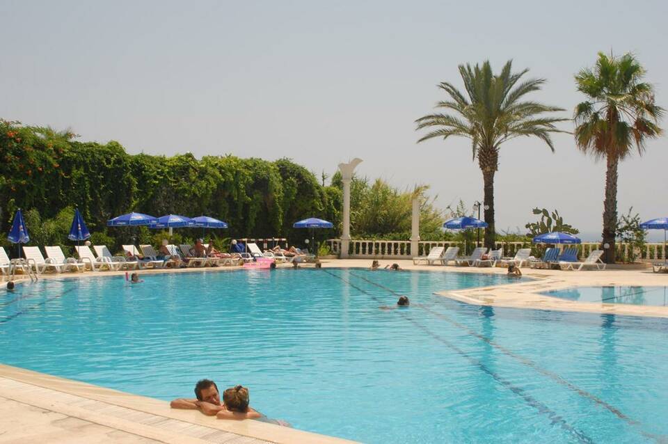 Adonis Hotel 4