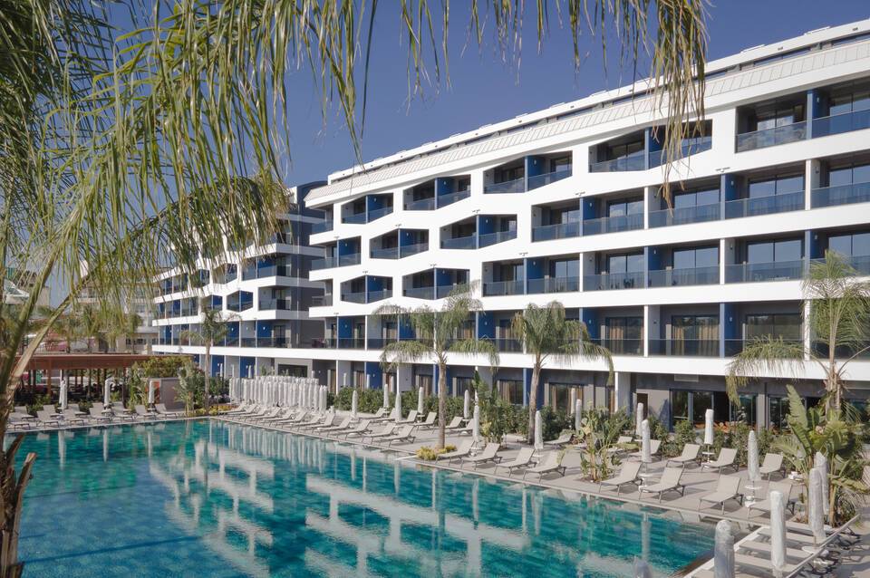 Liu Resorts 2