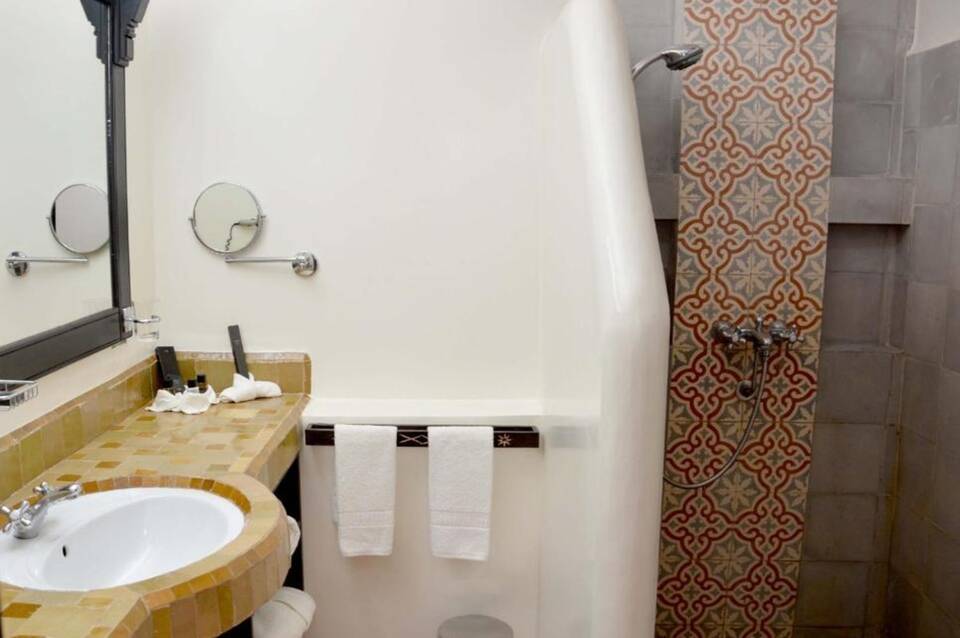 Borjs Hotel Suites & SPA 2