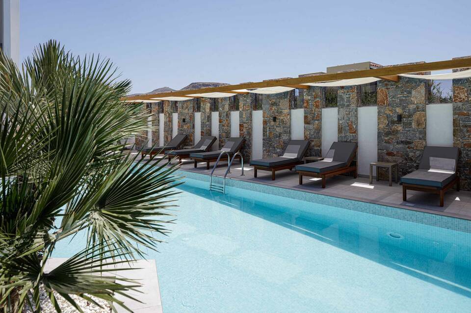 Golden Bay Hotel & Bungalows 3