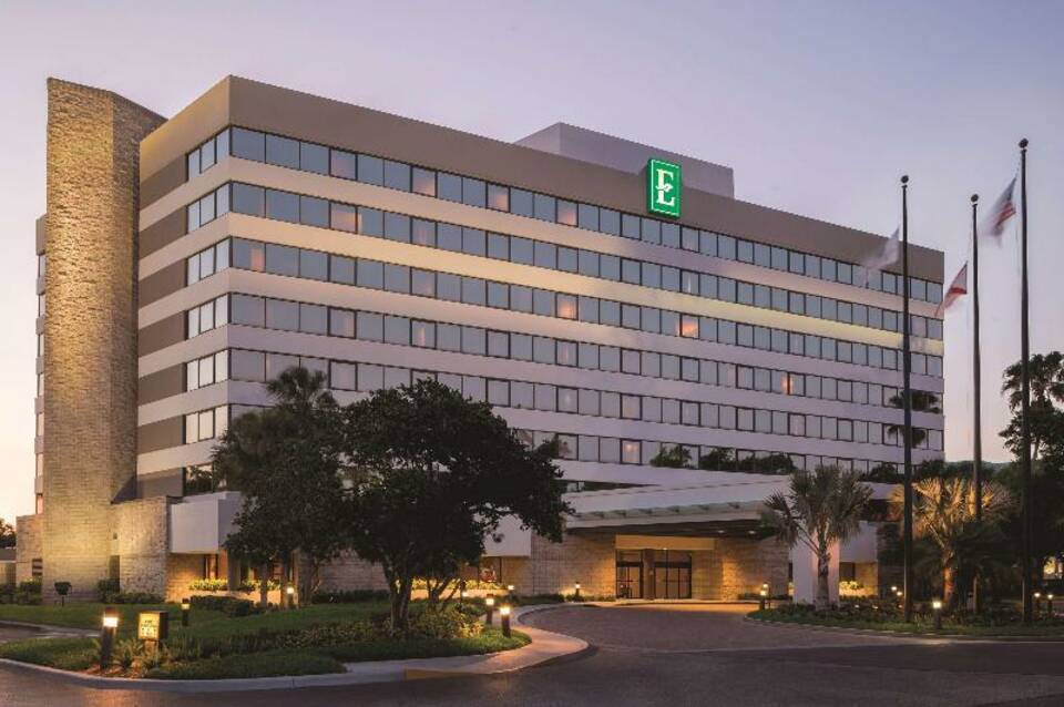 Embassy Suites by Hilton Orlando International Drive ICON Park 3