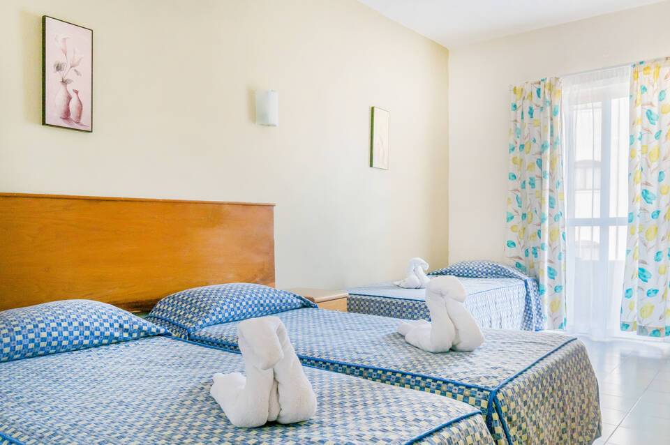 Qawra Point Holiday Complex 1