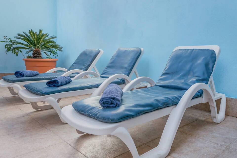 Qawra Point Holiday Complex 2