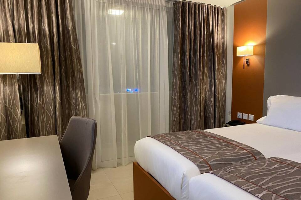 Mayflower Hotel Malta 3