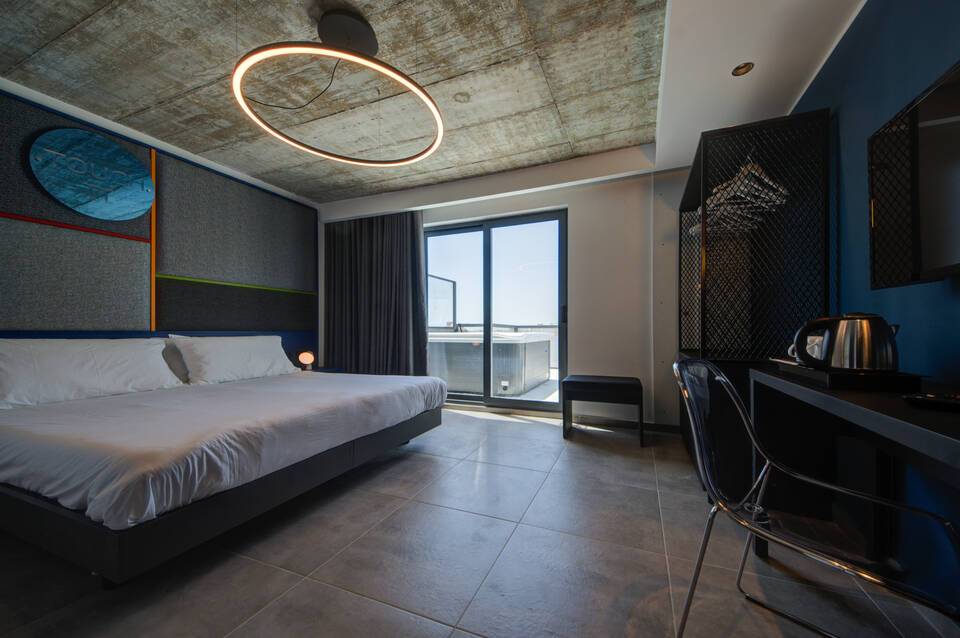 IKYK Hotel 4