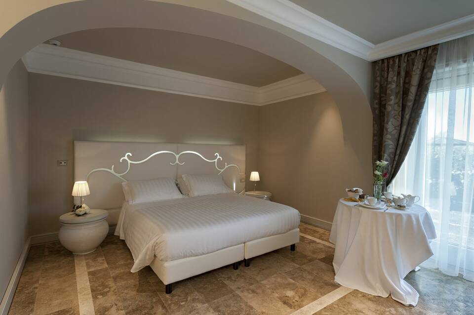 Villa Neri Resort & Spa 4